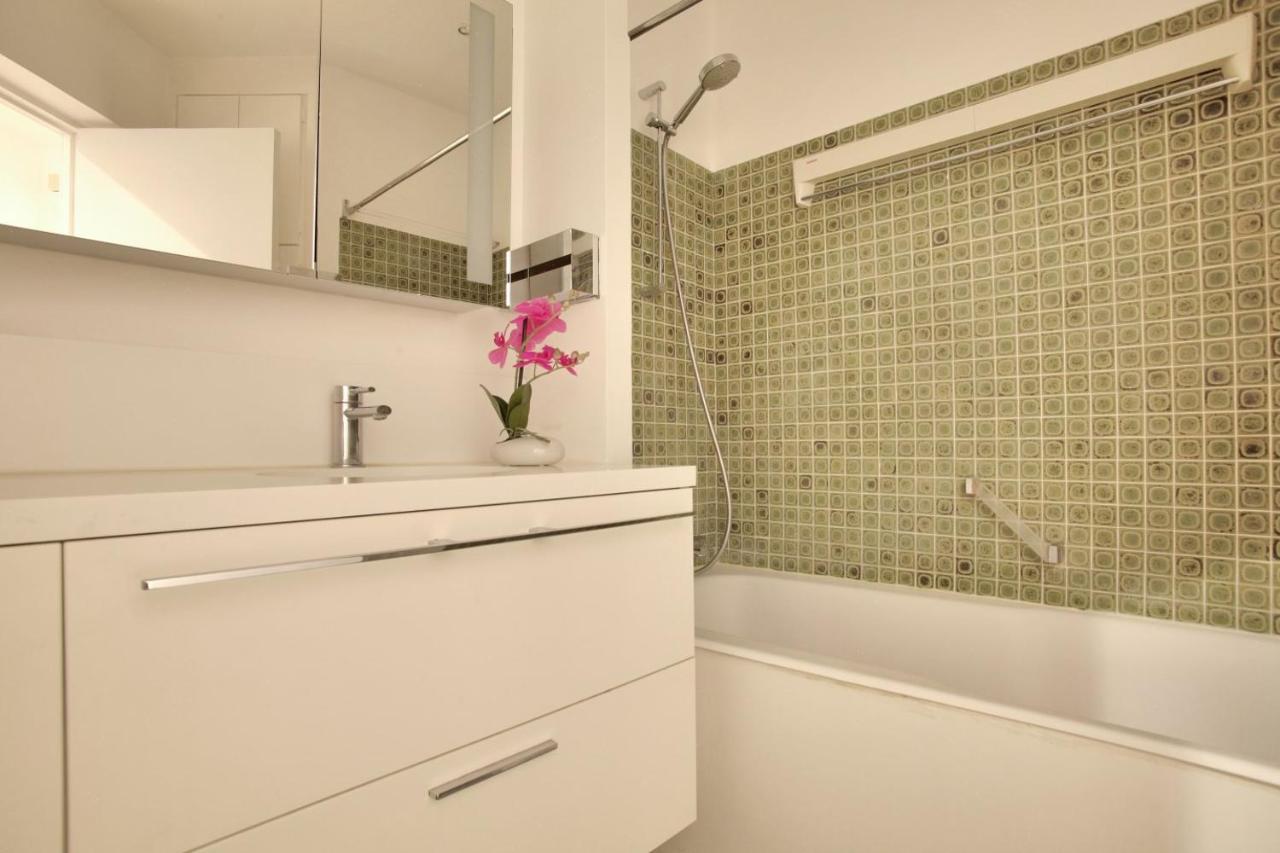 Luxurious 2 Bedrooms Tour Eiffel Breteuil Free Netflix Parijs Buitenkant foto